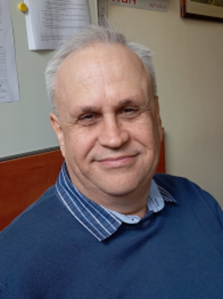 Zdjęcie portretowe Wojciecha Cyrnka