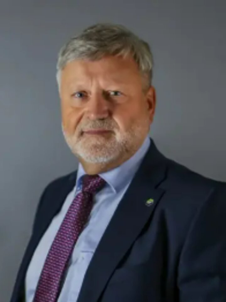 Zdjęcie portretowe Zbigniewa Burtana